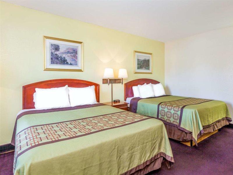 Super 8 By Wyndham Bakersfield/Central Eksteriør billede