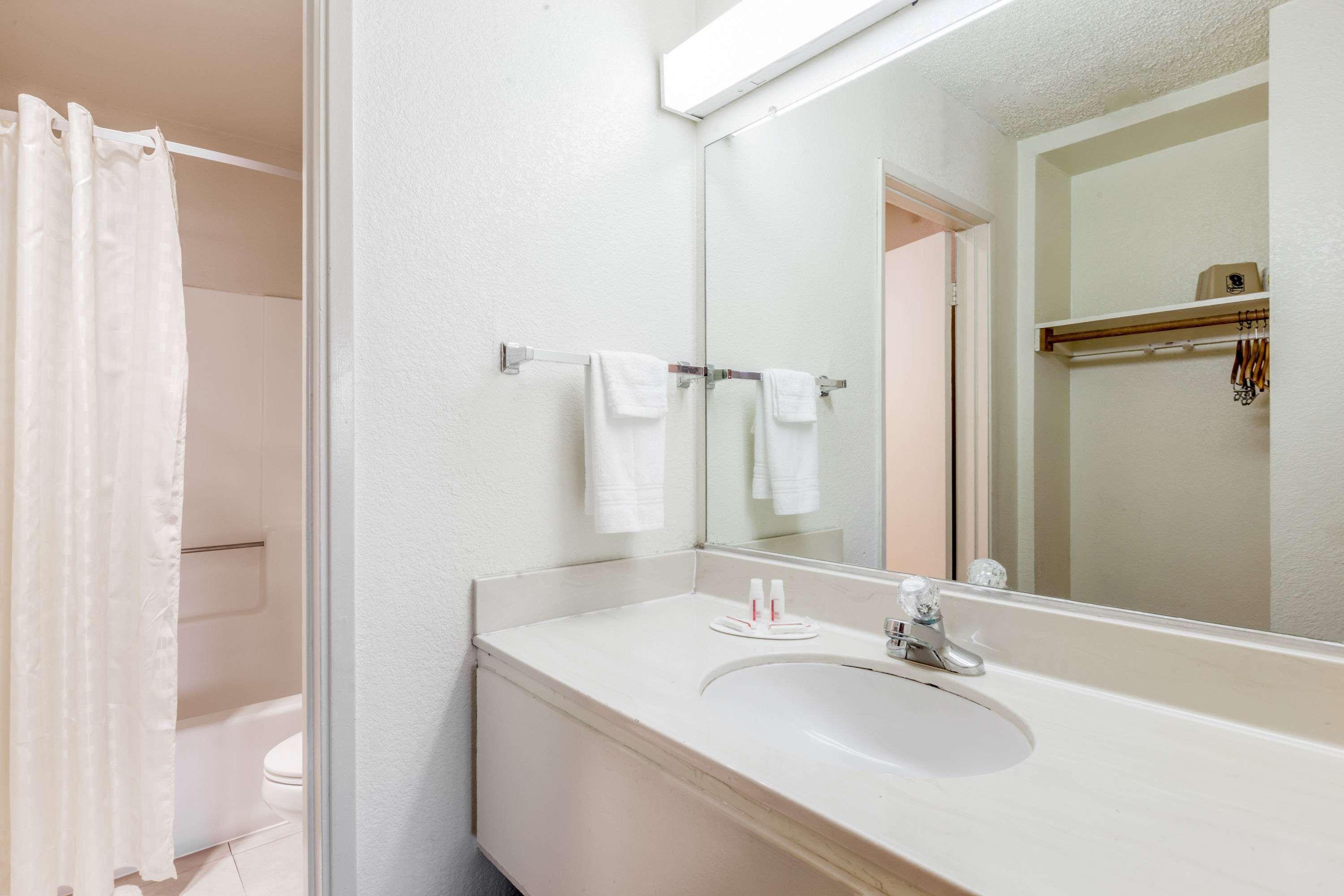 Super 8 By Wyndham Bakersfield/Central Eksteriør billede