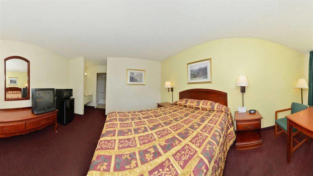 Super 8 By Wyndham Bakersfield/Central Eksteriør billede